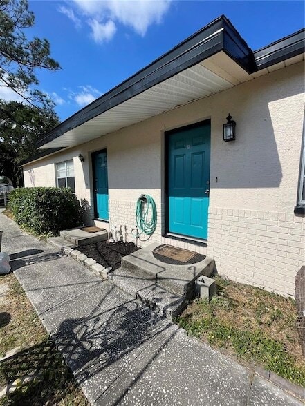 Building Photo - 7771 62nd Way N Unit B