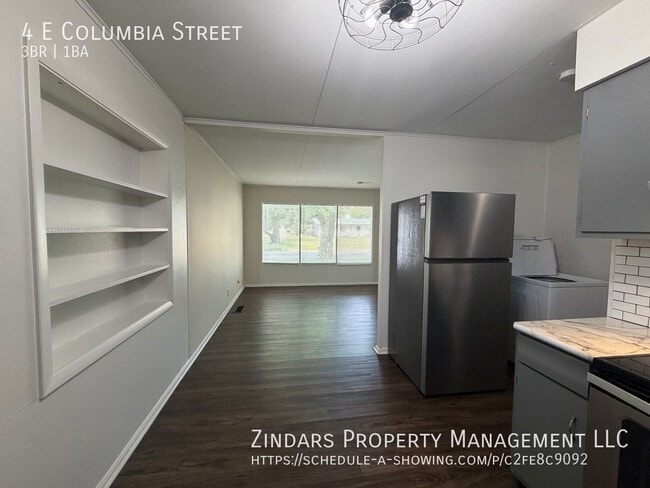 4 E Columbia St