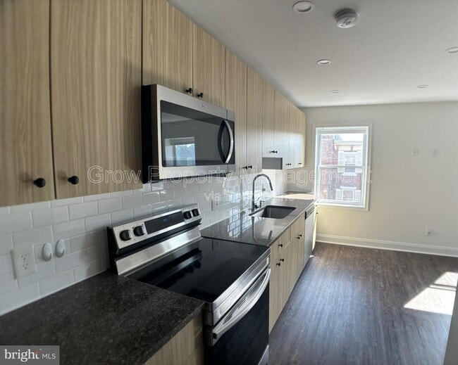 Building Photo - 1220 S 13th St Unit 2