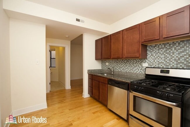 Photo - 1448 W Byron St Unit M373