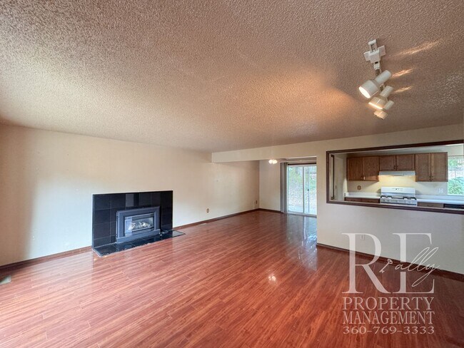 Photo - 7880 Oxbow Ave