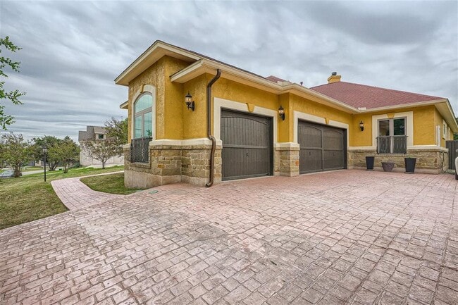 15207 Nightingale Ln