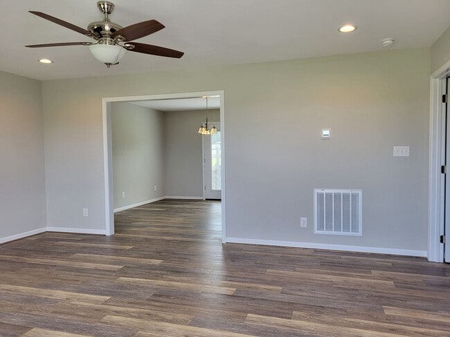 Photo - 1330 Daniels Rd
