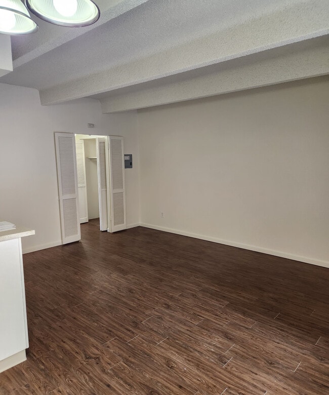 Photo - Hidden Brook Apartments