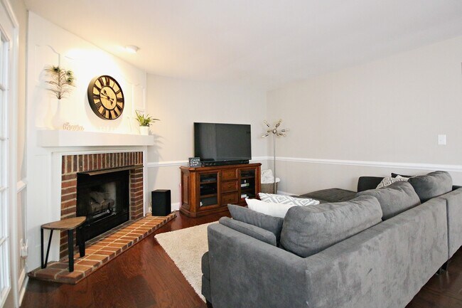 Photo - Pet Friendly Forest Lakes Home