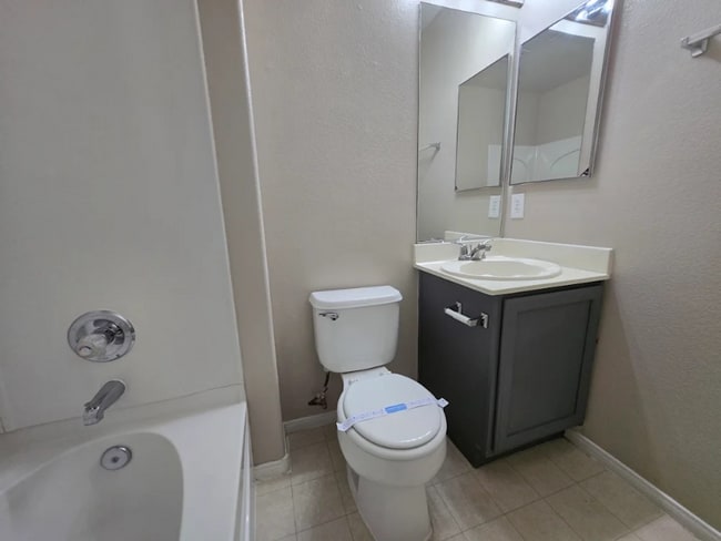 Building Photo - 747 piercey 16B Ct Rental