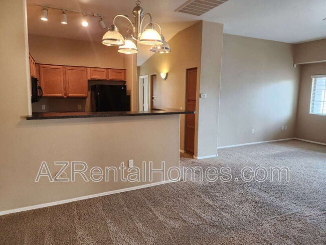 Photo - 2402 E 5th St