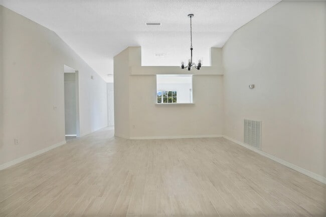 Photo - 617 4th Ave N