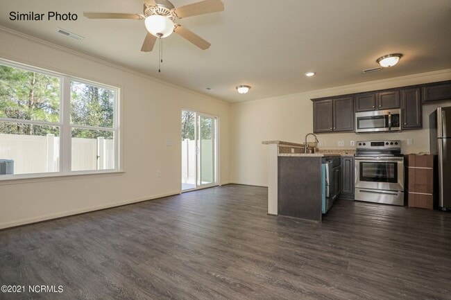 Photo - Townhome in Boyington W/GARAGE in Boyington Place!