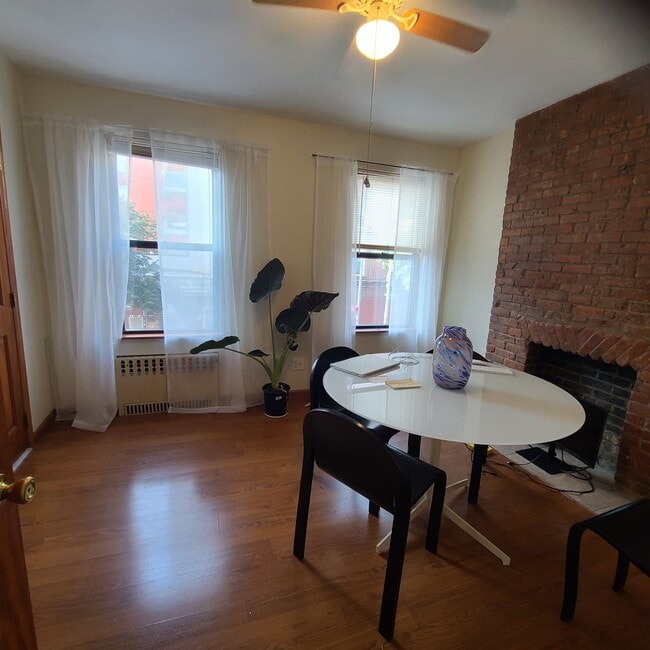 Photo - 130 India St Unidad 2 Floor