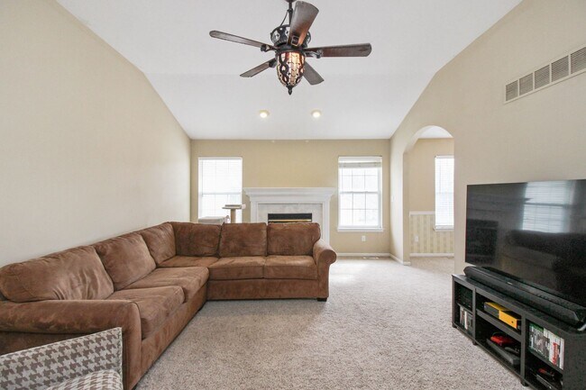 Photo - Spacious two-story home in a convenient location