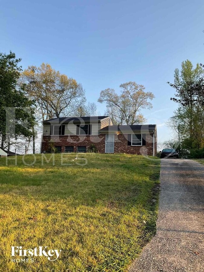 Photo - 123 Scarsdale Dr