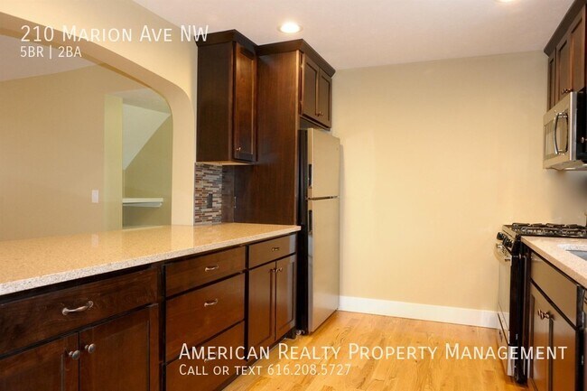 Photo - 210 Marion Ave NW