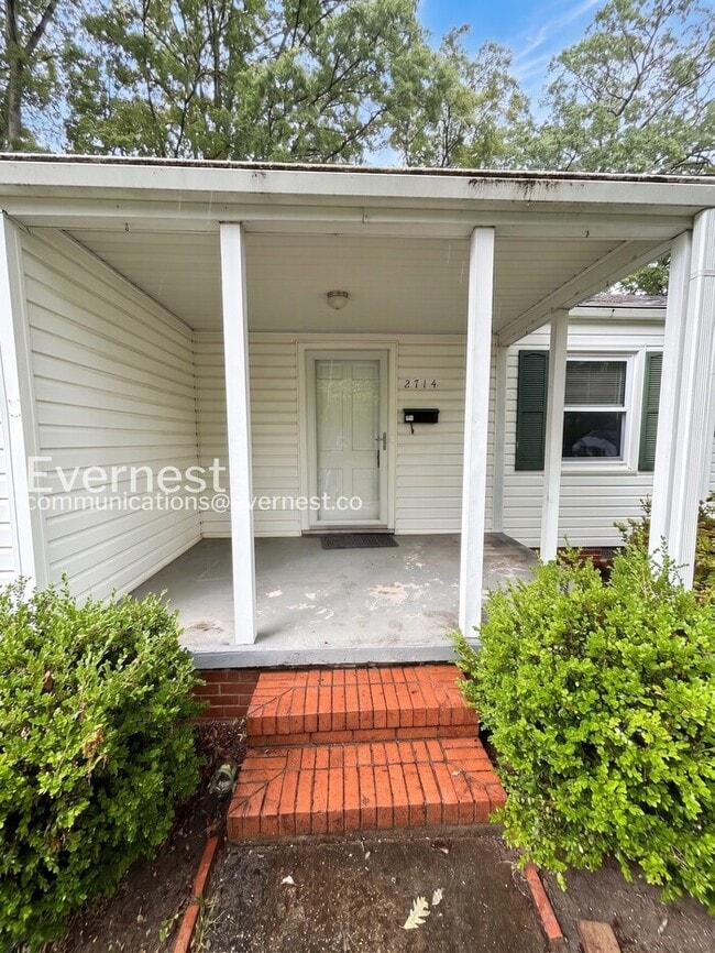 Photo - 2714 Stratford Dr