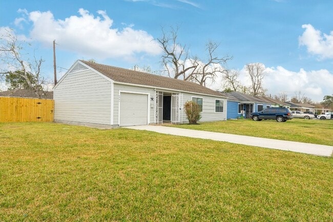 Building Photo - 4901 Richfield Ln