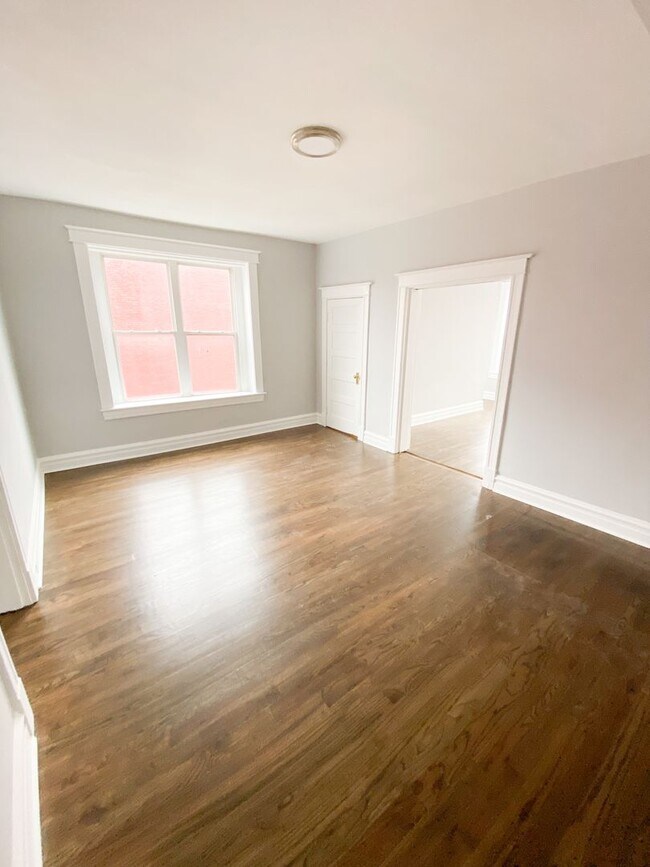 Photo - Steps from Cherokee, Gorgeous 1 bed/1 bath with bonus room! Hardwood floors! Central A/C! Quartz ...