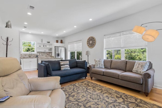 Photo - 111 Eleanor Ave Unit SI ID1473635P