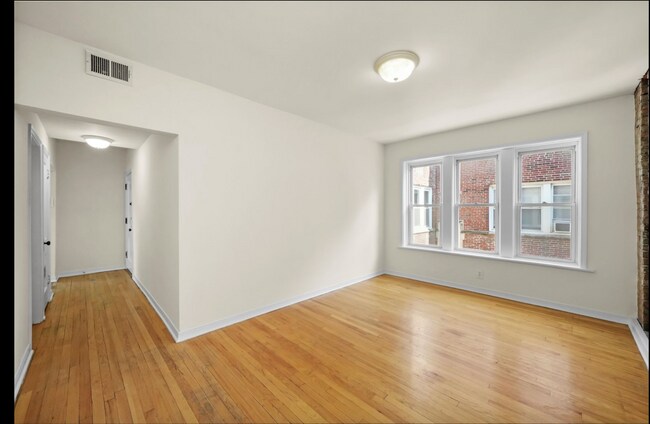 3036 W Wellington Ave Unit 3