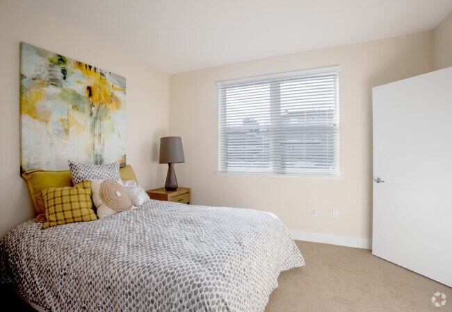 1BR, 1BA - 639SF