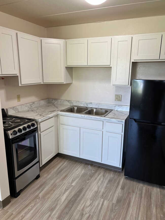 Kitchen (Remodeled) - Maplewood Apartments