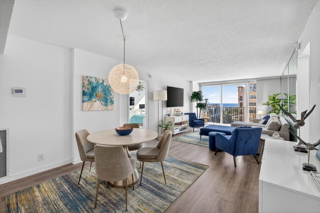 Building Photo - 525 N Ocean Blvd Unit 819