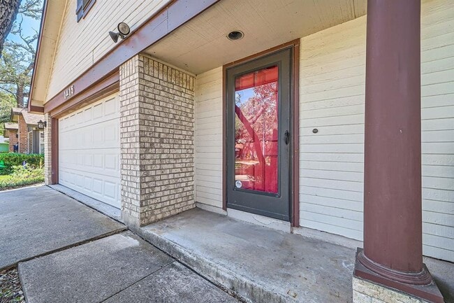 Photo - 1415 Lance Way