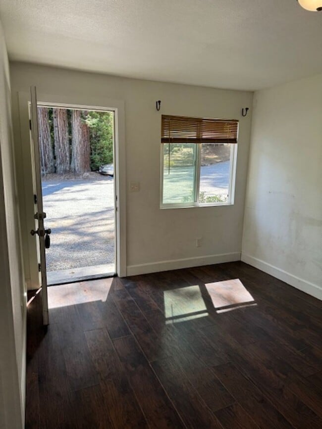 Photo - Clem Mora Rentals Unit 5