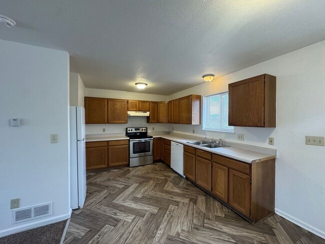 Photo - 397 W 25th St Unidad 397 W. 25th Street