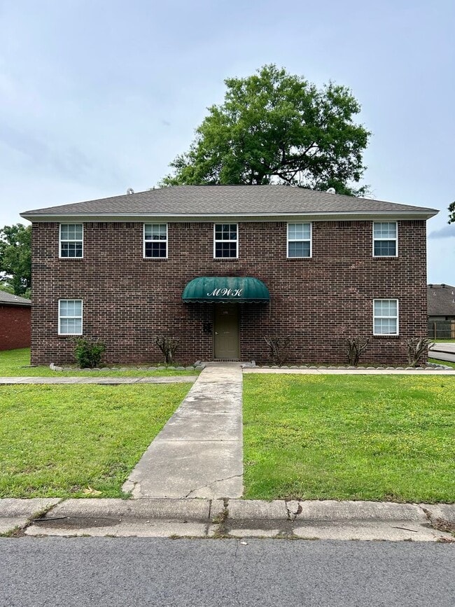 Building Photo - 1508 E 13th St Unit D