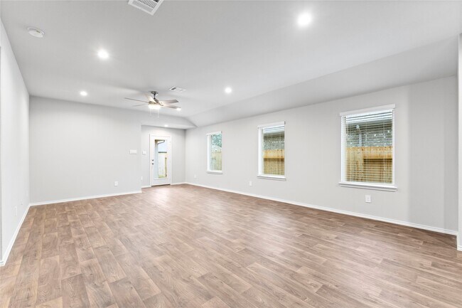 Photo - 40491 Gdn Hts Ln