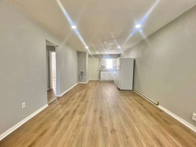 Photo - Great economical 2 bed 1 bath rental now available in Arnet Benson