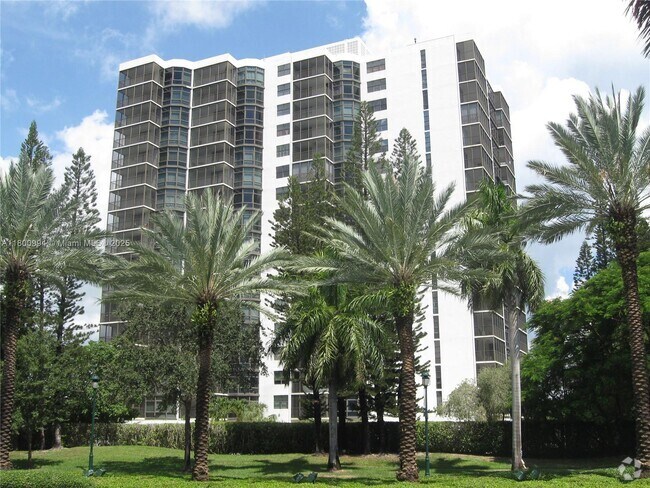 Building Photo - 20100 W Country Club Dr Unit 1504 Rental