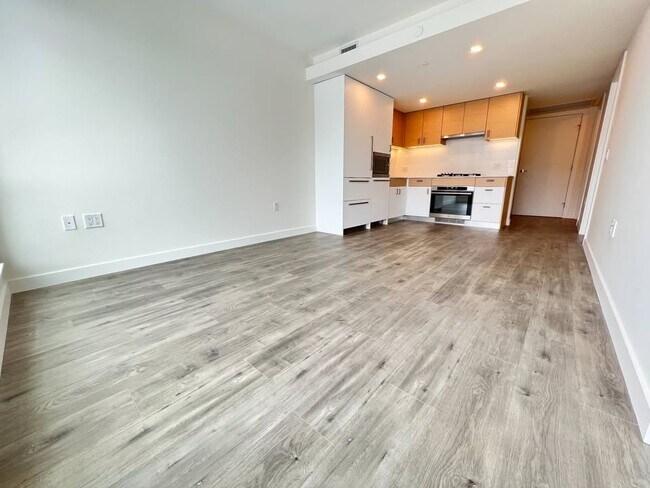 Photo - 200 Klahanie Crt