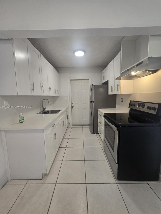 Building Photo - 1400 N 17th Ave Unit 1