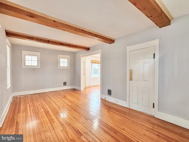 Photo - 7041 Harvey Ave