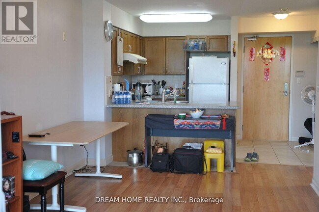 Photo - 7363 Kennedy Rd Unité 303