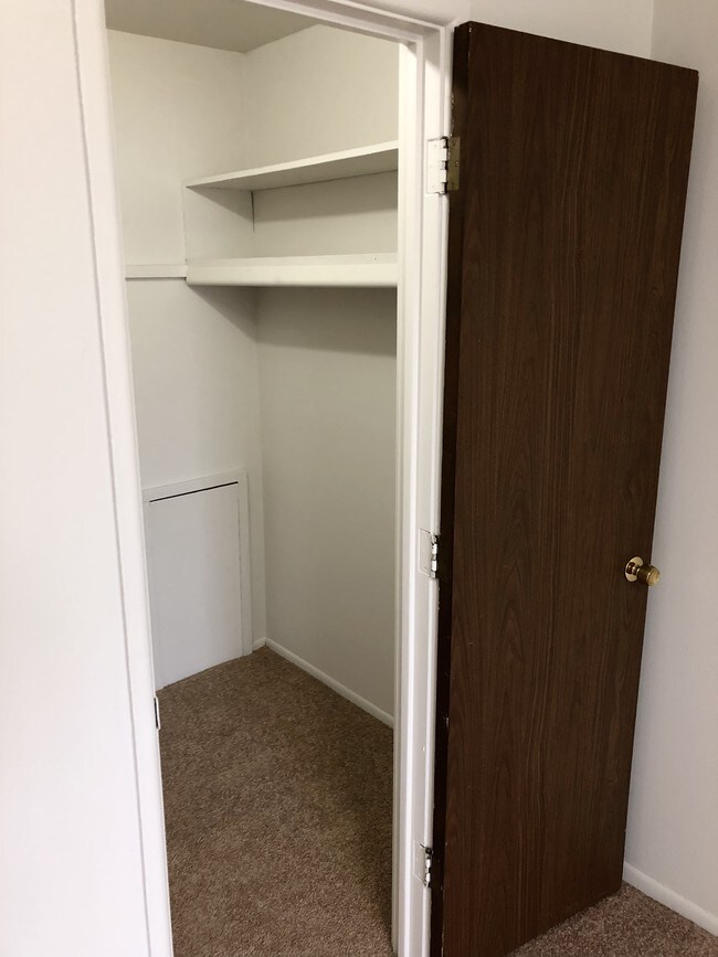 Bedroom Closet - Stephan Manor