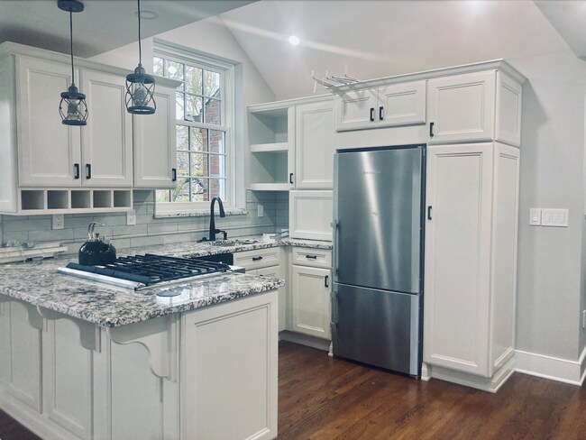 kitchen - 5601 Dunmoyle St Unit 2