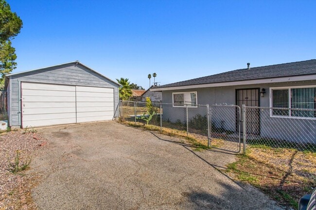 Photo - 1364 Turquoise Ave