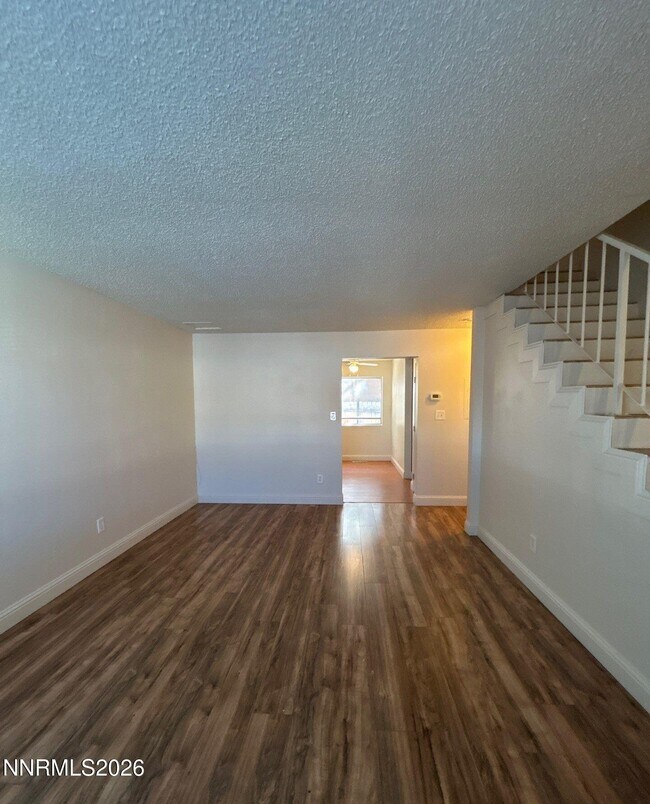 Photo - 1410 E 9th St