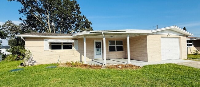 Building Photo - 3 Bed and 1.5 Bath Rental
