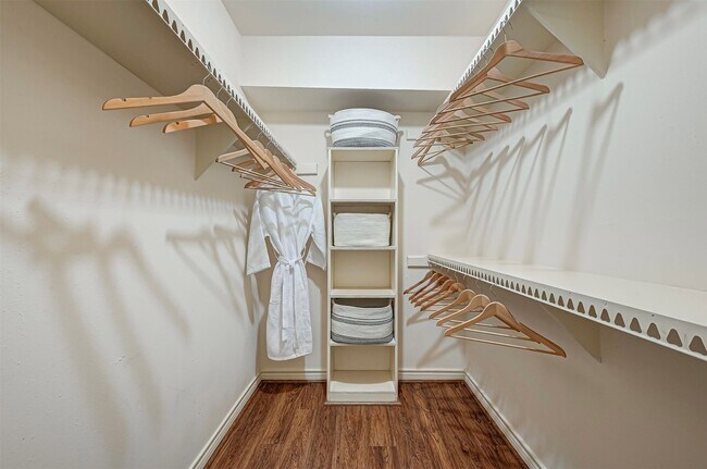 Photo - 482 N Post Oak Ln