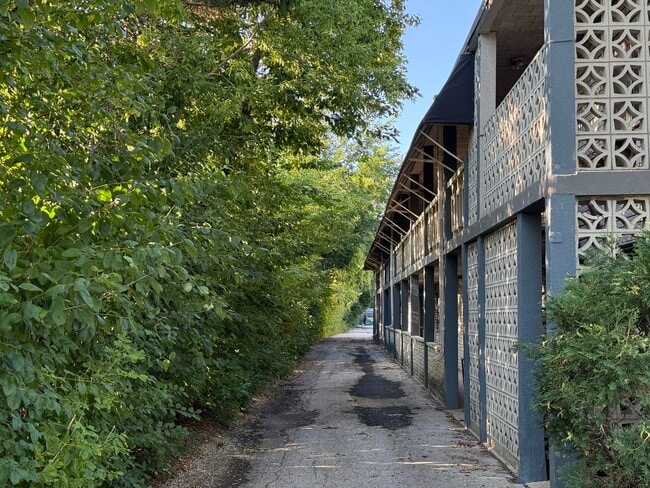 Photo - N88W14750 Main St Unit Menomonee Falls Studios