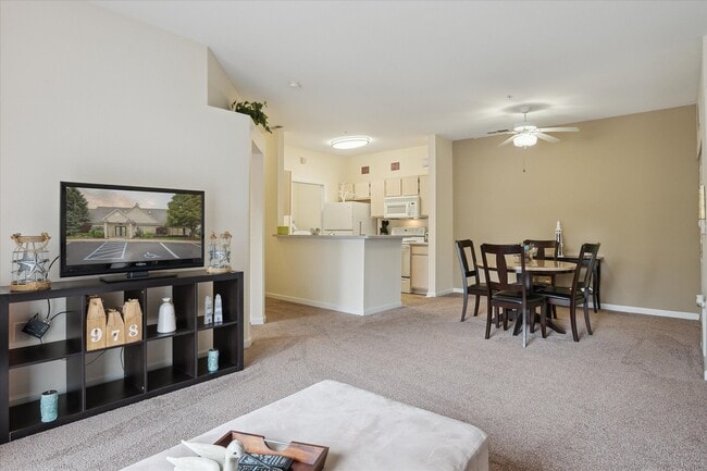 Building Photo - Quail Hollow at the Lakes Rental