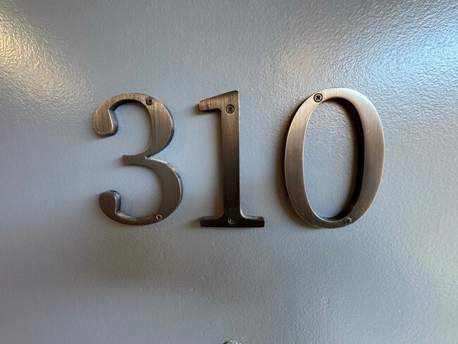 Photo - 5333 Russell Ave