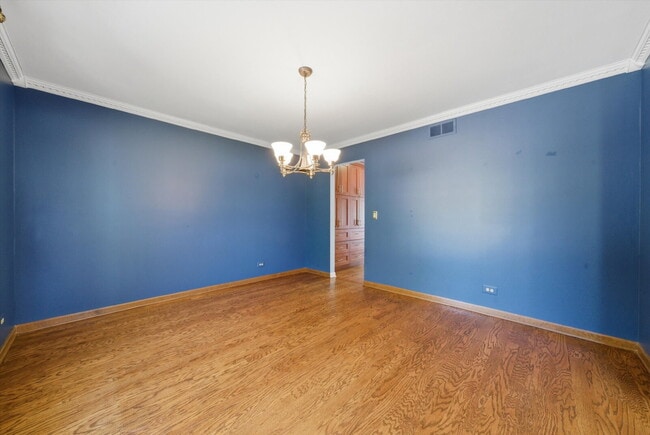 Photo - Spacious 4-Bedroom Home with Finished Basement and Modern Upgrades in Grayslake