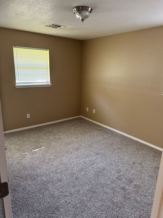 Photo - 3 bedroom 1 1/2 bath Home
