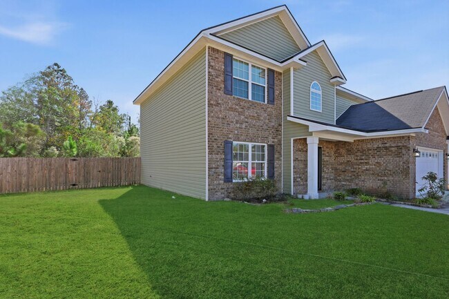 Photo - 4 Bedroom Griffin Park Home on Quiet Cul-de-Sac