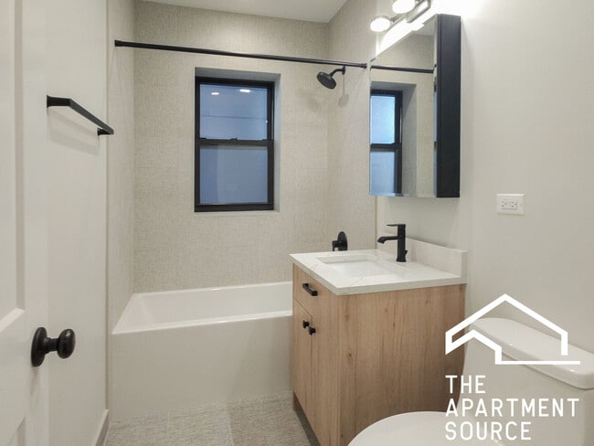 Photo - 2020 W Ainslie St Unit 1