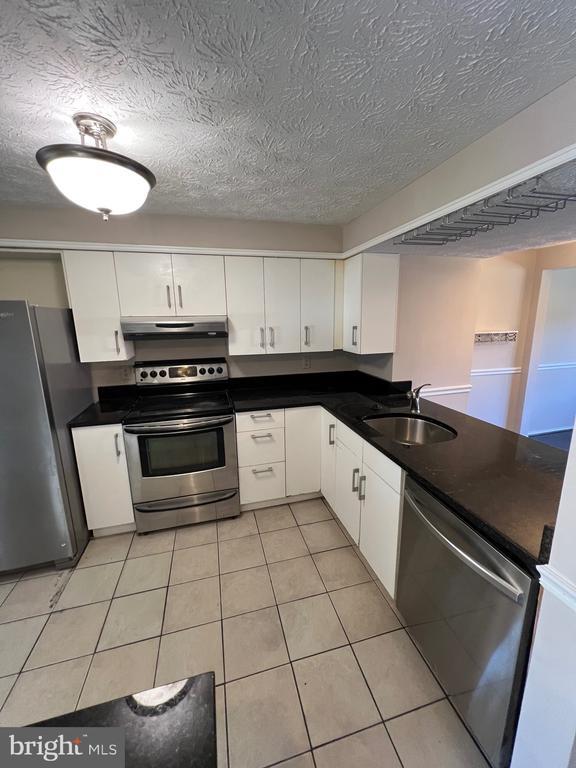 Photo - 2832 S Meade St